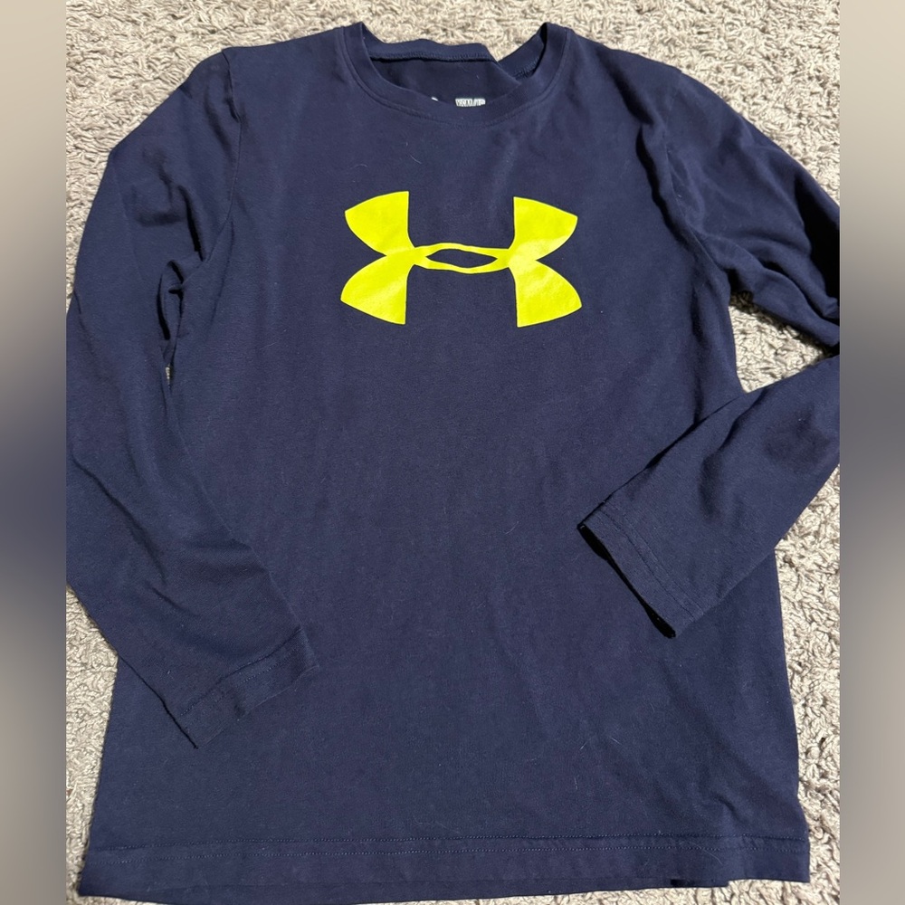 Under armour dark navy blue youth small long sleeve T-shirt loose fit boys